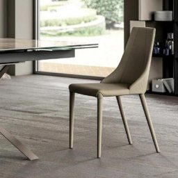 Lot de 2 Chaises VICTORIA en Eco-cuir café crème avec piétement en métal café