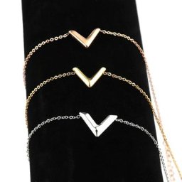 Bracelets en acier inoxydable avec la lettre V pour femmes couleur or et argent bijoux cadeau
