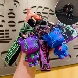 Porte-clés de voiture Creative Night Light Rains Saber Bear pendentif de sac de beurre d'ours punk