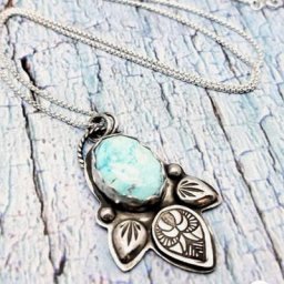 Collier incrusté de pierres bleues sculptées pour femmes feuilles rétro collier tribal original