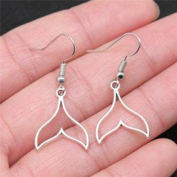 Boucles d'oreilles en forme de queue de baleine creuse Design Simple fait à la main couleur