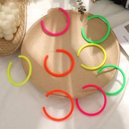 Big CC Fluorescent Candy Stud Boucles d'oreilles en acrylique demi-rond pour femmes et filles
