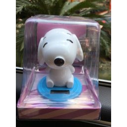 Accessoires de voiture solaire mignons figurine Bobblehead overrose dessin animé savoir à chaud