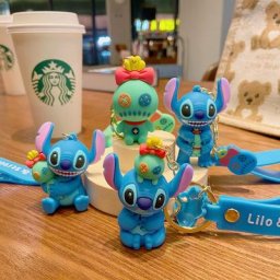 Porte-clés avec personnage de dessin animé Disney Lilo & Stitch mignon Kawaii pour voiture jouet