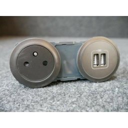 Prise de courant 2P+T 16A 230V + chargeur double usb type a 3A enjoliveur gris graphite sans plaque
