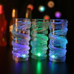 Tasse à eau Dragon LED avec lumière activée changement de document clignotant tasse à bière et à