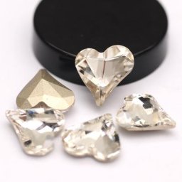Strass en verre à paillettes en cristal de différentes tailles cœur doux transparent de 8mm 12mm