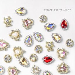 Alliage à ongles cristal en forme de cœur 10 pièces breloques clignotantes 3D bijoux d'amour