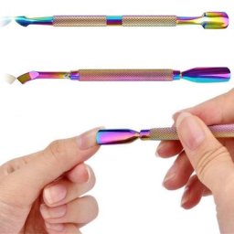 Outil pour enlever les cuticules et vernis à ongles double tête