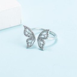 Stylish Finger Ring Lightweight Ladies Ring Shiny Decorative Butterfly Finger Ring Jewelry
