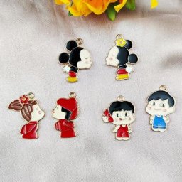 Pendentifs à breloques en métal de dessin animé pour Couple garçon et fille en émail Kawaii