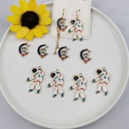 MuhNa-Breloques Astronome Lune Mignonne Bijoux en Alliage Accessoire Exécutif Porte-clés DIY