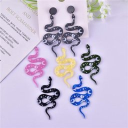 Mélange de breloques en forme de papillon lune serpent arcylique pour la fabrication de boucles