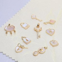 Coquillage Incrusté de Cœur Creux en Cuivre pour Bijoux Breloques Faites à la Main pour Bracelet
