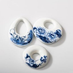 Pendentif fleur en porcelaine de poisson bleu et blanc perles en céramique accessoires de collier