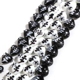 Perles de verre en forme de cœur de fleur blanche ou noire 5 pièces pour bricolage fabrication de