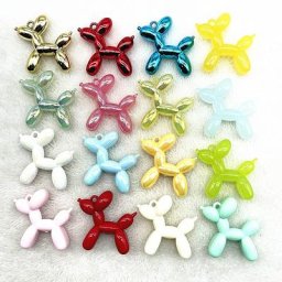 Breloques acryliques en forme de chien joli ballon stéréo couleur pour la fabrication de bijoux