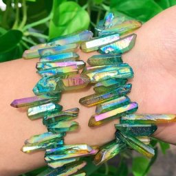 Perles de anciers de quartz naturel percées sur le dessus gemmes brutes vertes multicolores point