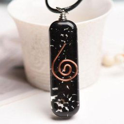 Pendentif en orgonite naturelle avec ficelle tourmaline noire cristal de guérison Reiki pierre