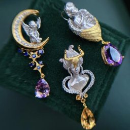 Bijoux médiévaux en or bicolore design unique déesse italienne Vénus amour collier pendentif