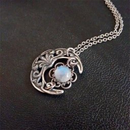 Collier pendentif en pierre de lune incrustée de style bohème pour femme fleur de bergame