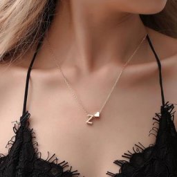 Collier «petit cœur» avec 26 initiales de nom ras du cou pour femmes et filles pendentif bijoux
