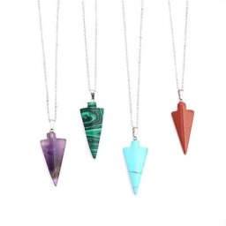 Collier en pierre opale en forme de flèche pour hommes et femmes pendentif en cristal rouge