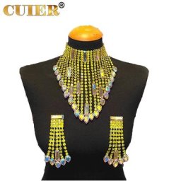 Ensemble de boucles d'oreilles et collier à long pompon avec biscuits bijoux de drag queen