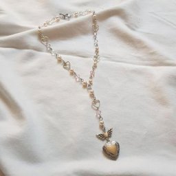 Collier chapelet avec pendentif ailes et coeur fait à la main médaillon de princesse rose chapelet