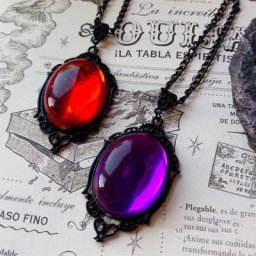 Collier gothique à breloques en relief de Vampire pour hommes et femmes cristal maléfique mode