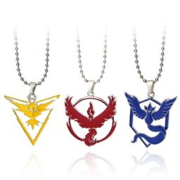 Collier en Métal avec Logo de l'Animé Team Valor Mystic Instinct Pendentif avec Perle Bijoux à la