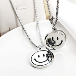 Pendentif rond en titane et acier pour hommes et femmes breloque classique Punk Hip Hop à la
