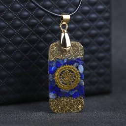 Pendentif énergétique en orgonite naturelle et lapis-lazuli pour collier reiki énergie amulette