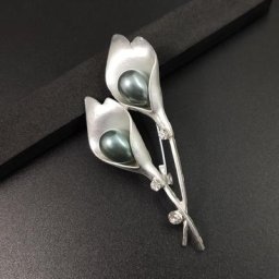 Broche en perles de tulipe pour femmes accessoires à la mode nouvelle collection 2022