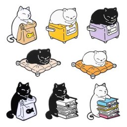 Épingles en émail pour chat noir et blanc coussin alimentaire personnalisé broches cuiseur de riz