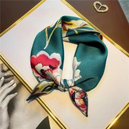 Petit Foulard Carré en Satin Imprimé pour Femme Bandana à la Mode pour les Cheveux pour l'Été
