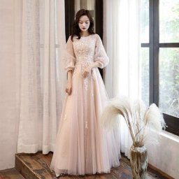 Robe de Soirée Rose à Col Rond Tenue de Bal de Forme Trapèze avec des Appliques de Fleurs 3D