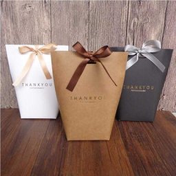 Sac en papier kraft noir et blanc pour emballer des cadeaux emballage de bonbons strass dragées