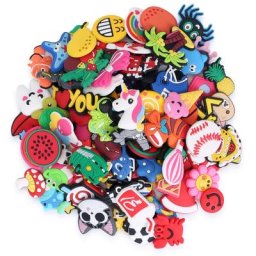 Breloques assorties aux chaussures/bracelets pour enfants 30-50-100 pièces mélange de différents