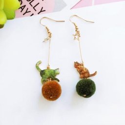 Boucles d'oreilles longues en forme de chat Pompon Furball étoile creuse pour femmes bijoux