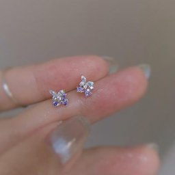 Boucles d'Oreilles Hypoallergéniques Brillantes pour Femme et Fille Bijoux Papillon Blanc Violet