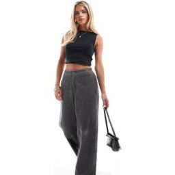 Asos Petite ASOS DESIGN Petite - Pantalon large en velours cÃ´telÃ© - Anthracite-Gris Gris 34 female