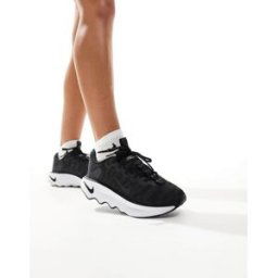 Nike Training - Motiva - Baskets - Noir et blanc Noir WM 5.5 female