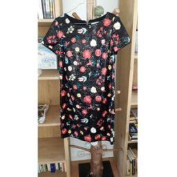 Robe courte Naf Naf briller pour les fêtes en robe sequin et broderies Multicolore
