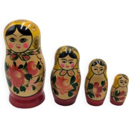 4 poupées russes gigognes en bois multicolore 0x0x0