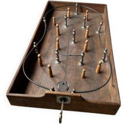 Jeu de collection de toupie et quilles bois marron 50x80x25