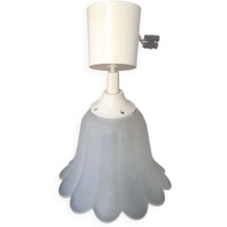 Luminaire suspension tulipe en verre blanc opaline ideal pour un couloir une entrée ou les toilettes blanc 16x16x16