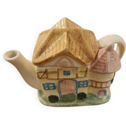 ART Théière en forme de maison multicolore 15x0x7