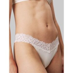 Calvin Klein Thong Ivoire 14 (L) Female