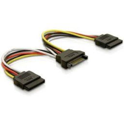 Câble de raccordement Delock alimentation 0.15 m multicolore